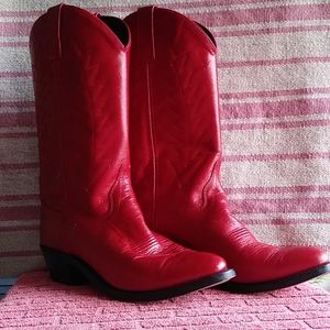 Stunning Red Cowgirl Boots 👄 💄 🍎 🌹